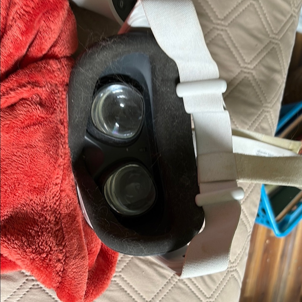 White VR Headset